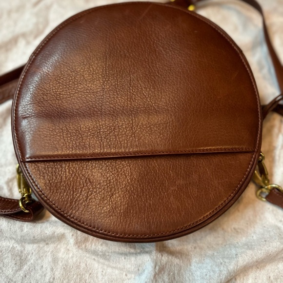 Brown leather round handbag, ladies 9 inch diameter - Picture 6 of 9